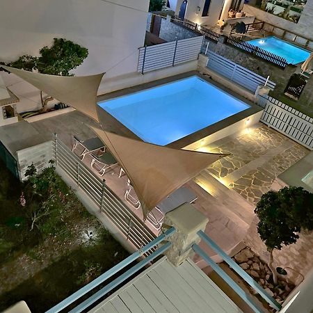 Villa Danae - Seaside Villa With Pool & Hot Tub Piso Livadi Ngoại thất bức ảnh