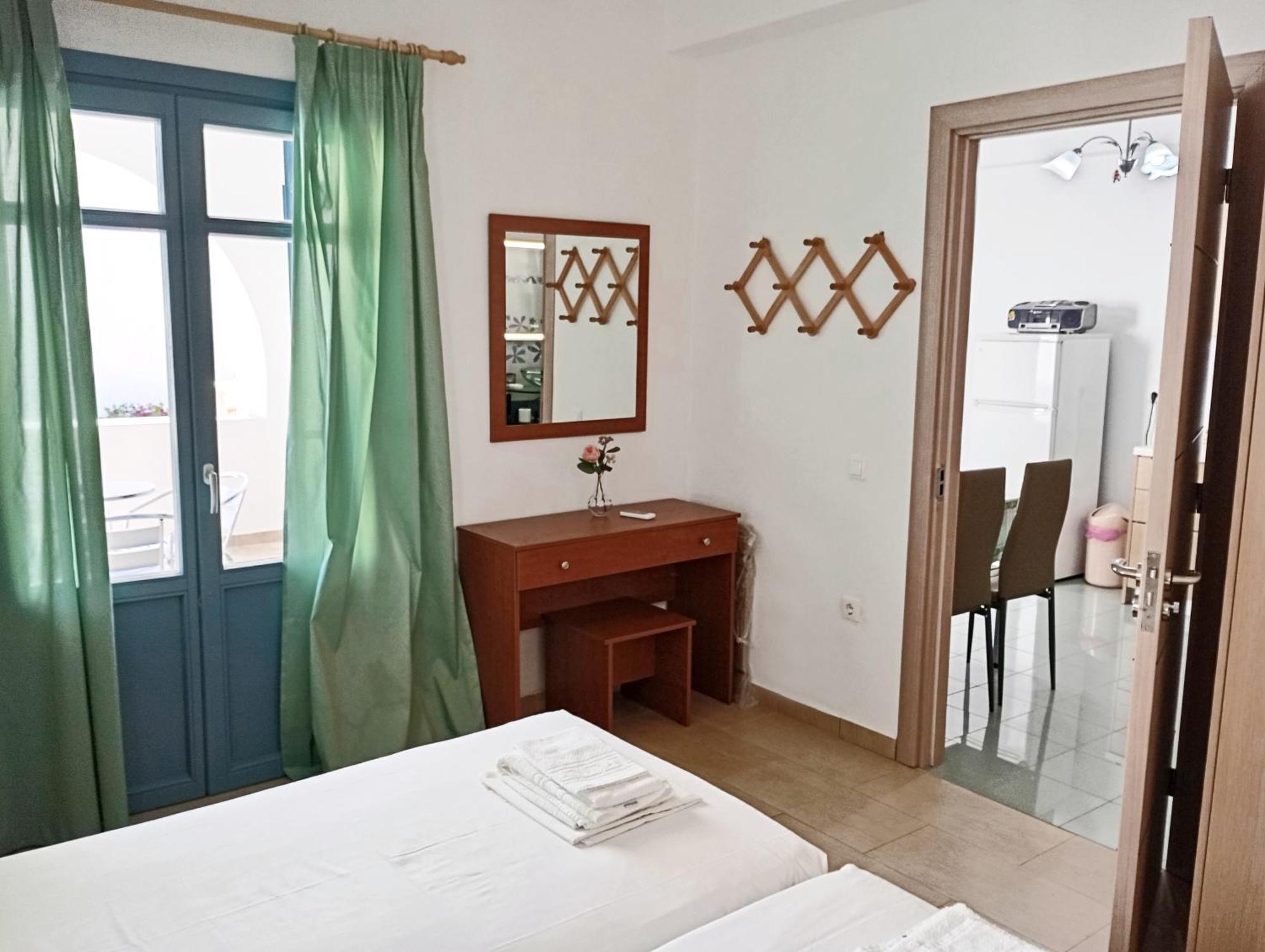 Villa Danae - Seaside Villa With Pool & Hot Tub Piso Livadi Ngoại thất bức ảnh