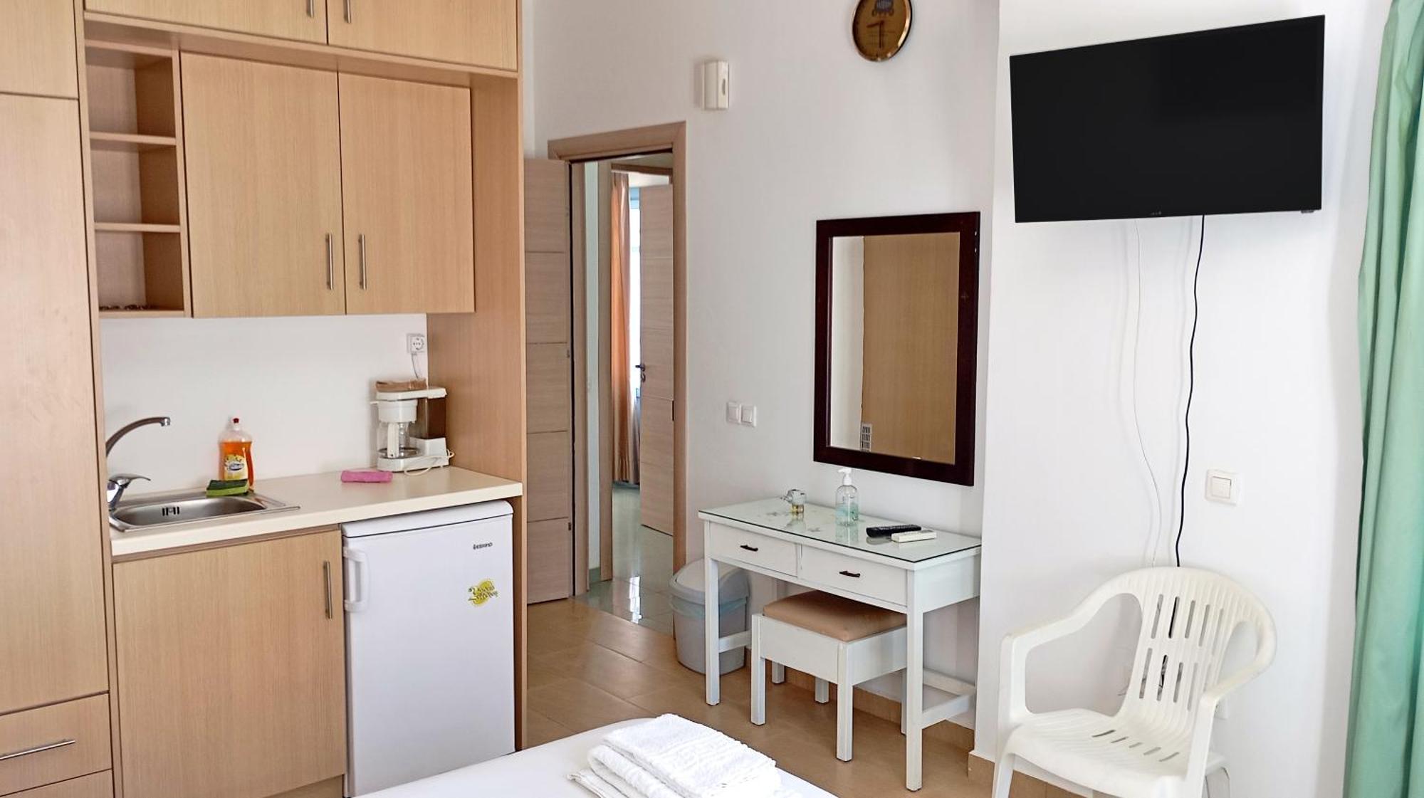 Villa Danae - Seaside Villa With Pool & Hot Tub Piso Livadi Ngoại thất bức ảnh