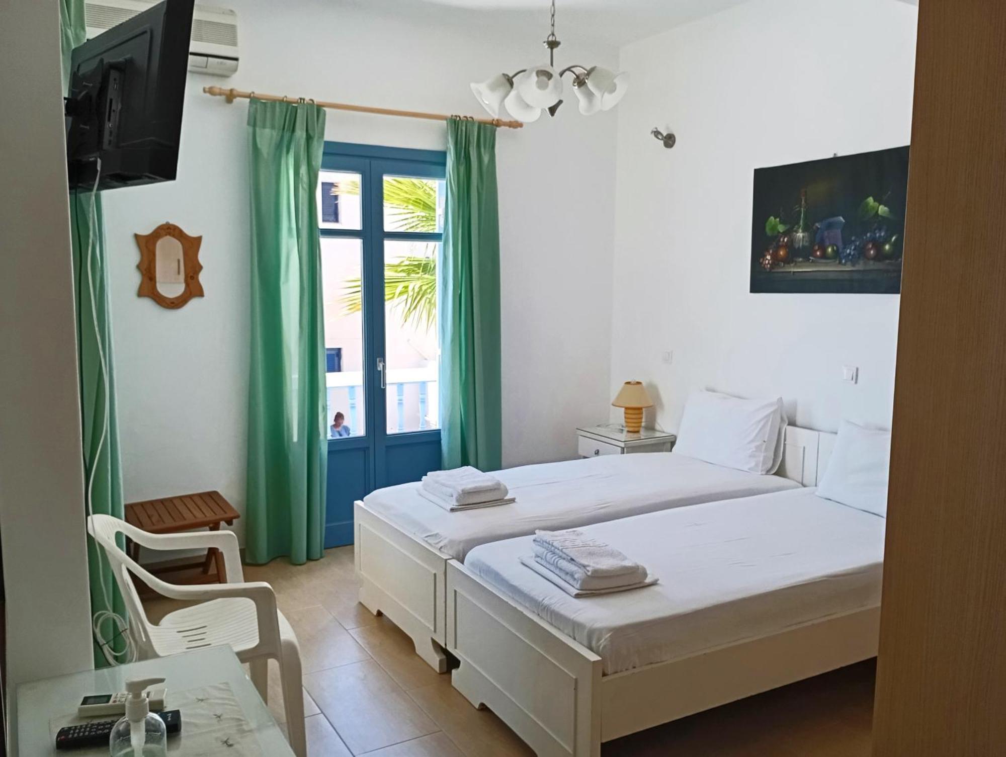 Villa Danae - Seaside Villa With Pool & Hot Tub Piso Livadi Ngoại thất bức ảnh