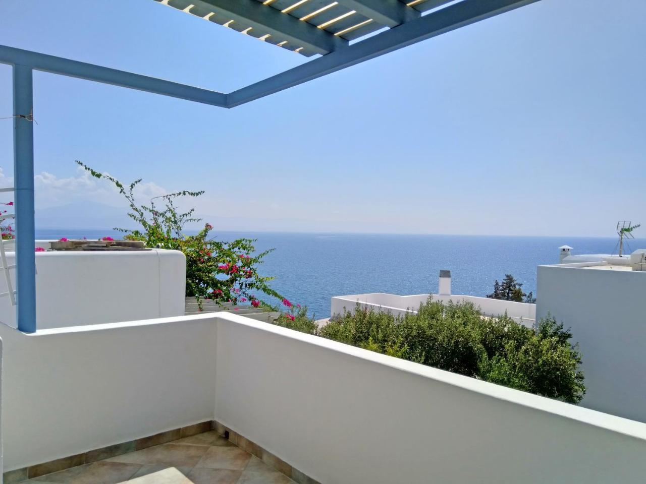 Villa Danae - Seaside Villa With Pool & Hot Tub Piso Livadi Ngoại thất bức ảnh